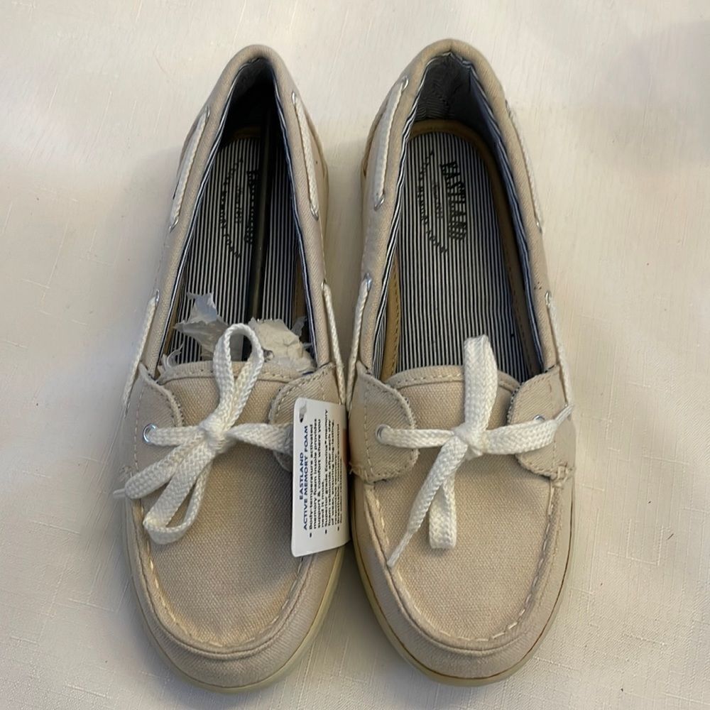 EASTLAND BONE CANVAS BOAT SHOES.  NEW IN BOX